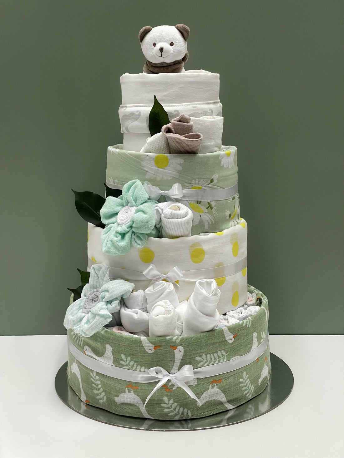 Le Grande Nappy Cake: The Ultimate New Baby Gift
